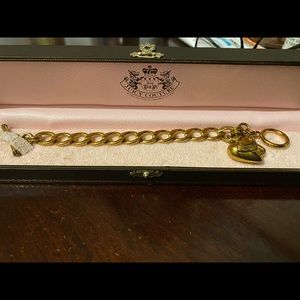 Juicy Couture bracelet (in Gold)